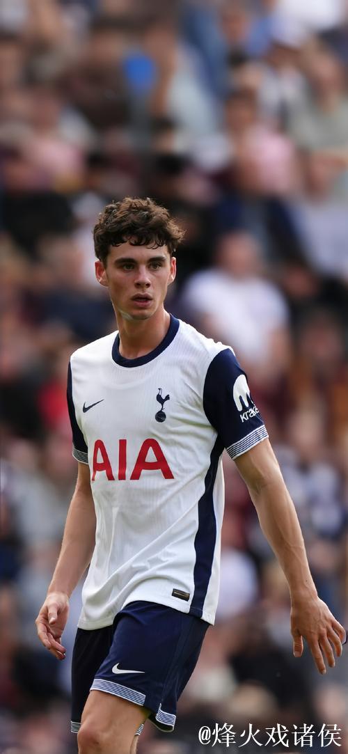 库杜斯：表现需提升；阿奇-格雷渴望控球让我欣慰